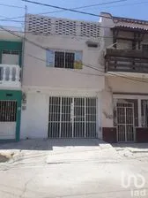 NEX-244660 - Casa en Venta, con 7 recamaras, con 5 baños, con 233 m2 de construcción en Centro, CP 82000, Sinaloa.