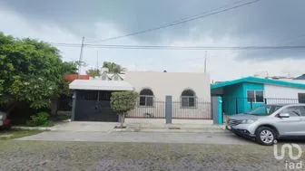 NEX-185681 - Casa en Venta, con 4 recamaras, con 2 baños, con 236 m2 de construcción en Lomas Vistahermosa, CP 28016, Colima.