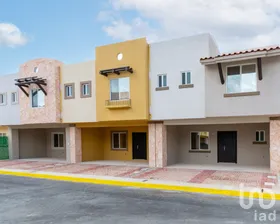 NEX-260452 - Casa en Venta, con 3 recamaras, con 2 baños, con 150 m2 de construcción.