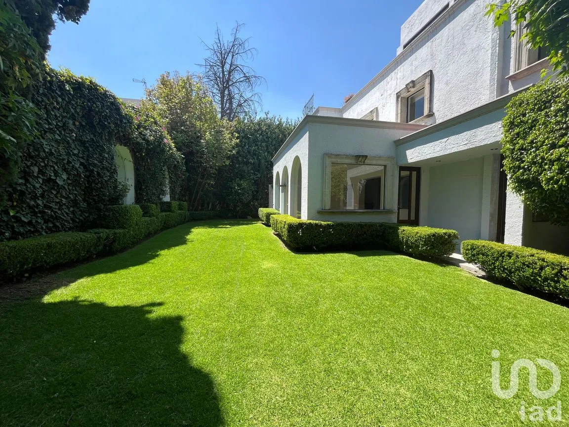 Casa en Venta en Lomas de Chapultepec II Sección, Miguel Hidalgo, Ciudad de México | NEX-244488 | iad México | Foto 2 de 21