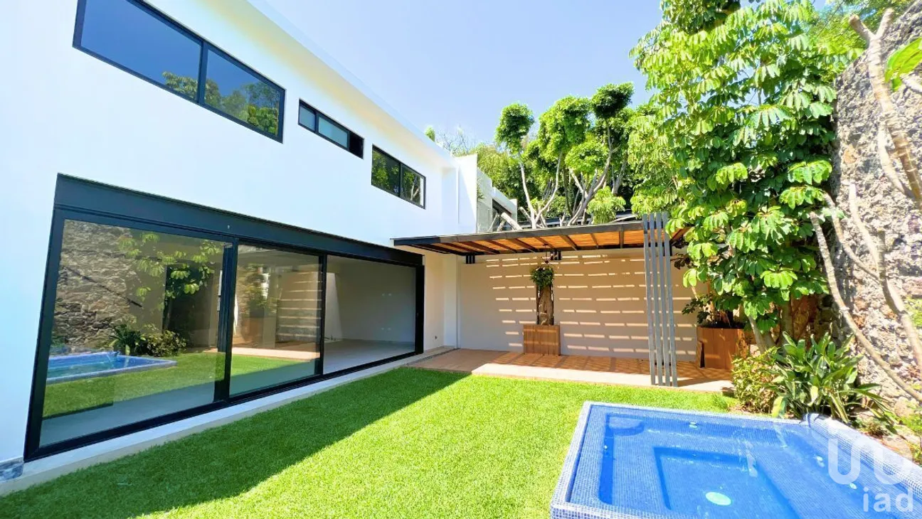 Casa en Venta en Buenavista, Cuernavaca, Morelos | NEX-213087 | iad México | Foto 1 de 14