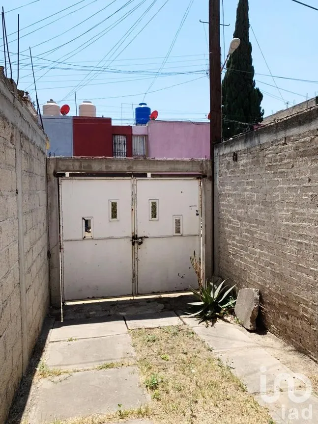 Casa en Venta en Los Héroes Ecatepec Sección III, Ecatepec de Morelos, México | NEX-163835 | iad México | Foto 2 de 20