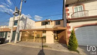 NEX-189076 - Casa en Renta, con 3 recamaras, con 3 baños, con 240 m2 de construcción en Valle de San Javier, CP 42086, Hidalgo.