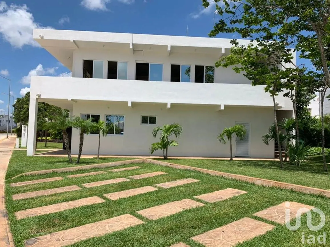 Casa en Venta en Jardines del Sur, Benito Juárez, Quintana Roo | NEX-241149 | iad México | Foto 2 de 14