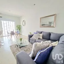 NEX-294104 - Casa en Venta, con 3 recamaras, con 3 baños, con 107 m2 de construcción.