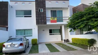 NEX-184794 - Casa en Venta, con 3 recamaras, con 2 baños, con 217 m2 de construcción en Bosques de San Juan, CP 76803, Querétaro.