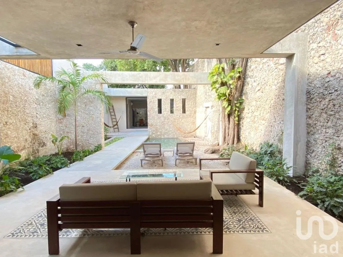 Casa en Venta en Mérida Centro, Mérida, Yucatán | NEX-209970 | iad México | Foto 1 de 25