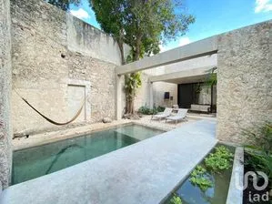 NEX-209972 - Casa en Renta, con 2 recamaras, con 2 baños, con 181 m2 de construcción en Mérida Centro, CP 97000, Yucatán.