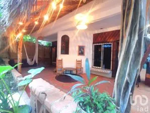 NEX-193036 - Casa en Venta, con 2 recamaras, con 2 baños, con 80 m2 de construcción en Brisas de Zicatela, CP 70934, Oaxaca.