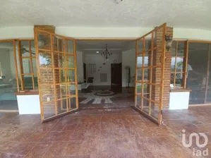 NEX-259424 - Casa en Venta, con 2 recamaras, con 3 baños, con 250 m2 de construcción en Tetecalita, CP 62768, Morelos.