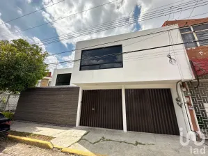 NEX-172939 - Casa en Venta, con 4 recamaras, con 2 baños, con 241 m2 de construcción en Prados Agua Azul, CP 72430, Puebla.