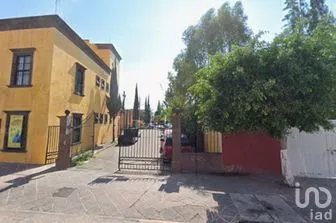 NEX-260655 - Casa en Venta, con 6 recamaras, con 2 baños, con 213 m2 de construcción.