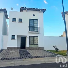 NEX-287805 - Casa en Venta, con 3 recamaras, con 3 baños, con 296 m2 de construcción en El Condado, CP 76922, Querétaro.