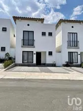 NEX-294963 - Casa en Renta, con 3 recamaras, con 3 baños, con 167 m2 de construcción en San Isidro, CP 76226, Querétaro.