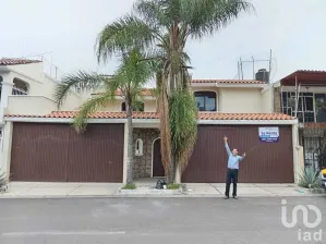 NEX-177200 - Casa en Renta, con 3 recamaras, con 2 baños, con 421 m2 de construcción en Jardines de Santa Isabel, CP 44300, Jalisco.