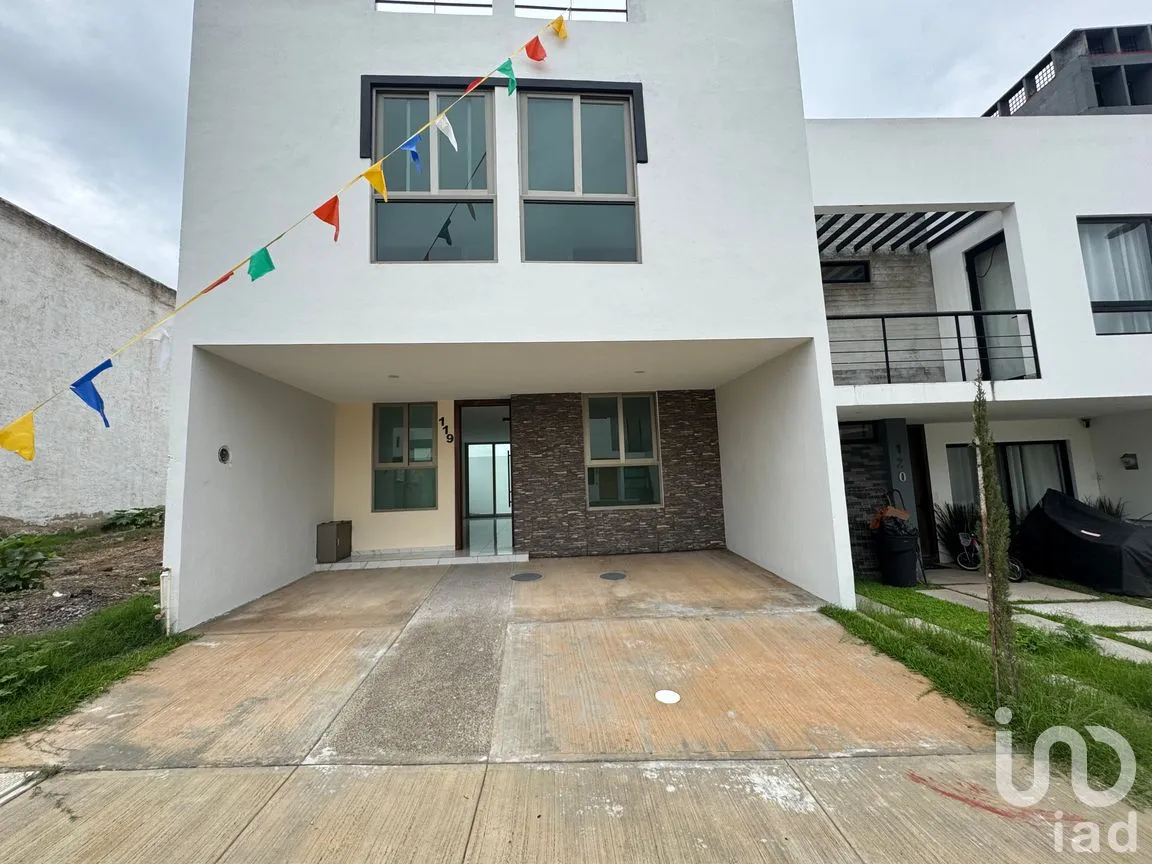 Casa en Venta en Valle Imperial, Zapopan, Jalisco | NEX-252522 | iad México | Foto 1 de 14