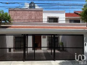 NEX-177885 - Casa en Venta, con 3 recamaras, con 2 baños, con 245 m2 de construcción en Tejeda, CP 76904, Querétaro.