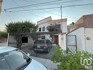NEX-233291 - Casa en Venta, con 3 recamaras, con 2 baños, con 236 m2 de construcción.