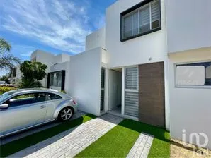 NEX-249133 - Casa en Renta, con 2 recamaras, con 3 baños, con 92 m2 de construcción en La Vida, CP 76915, Querétaro.