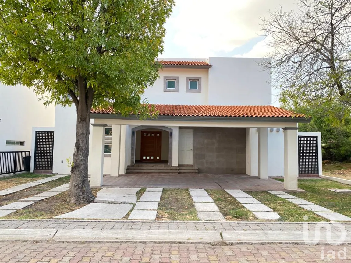 Casa en Venta en Huertas el Carmen, Corregidora, Querétaro | NEX-166734 | iad México | Foto 1 de 24