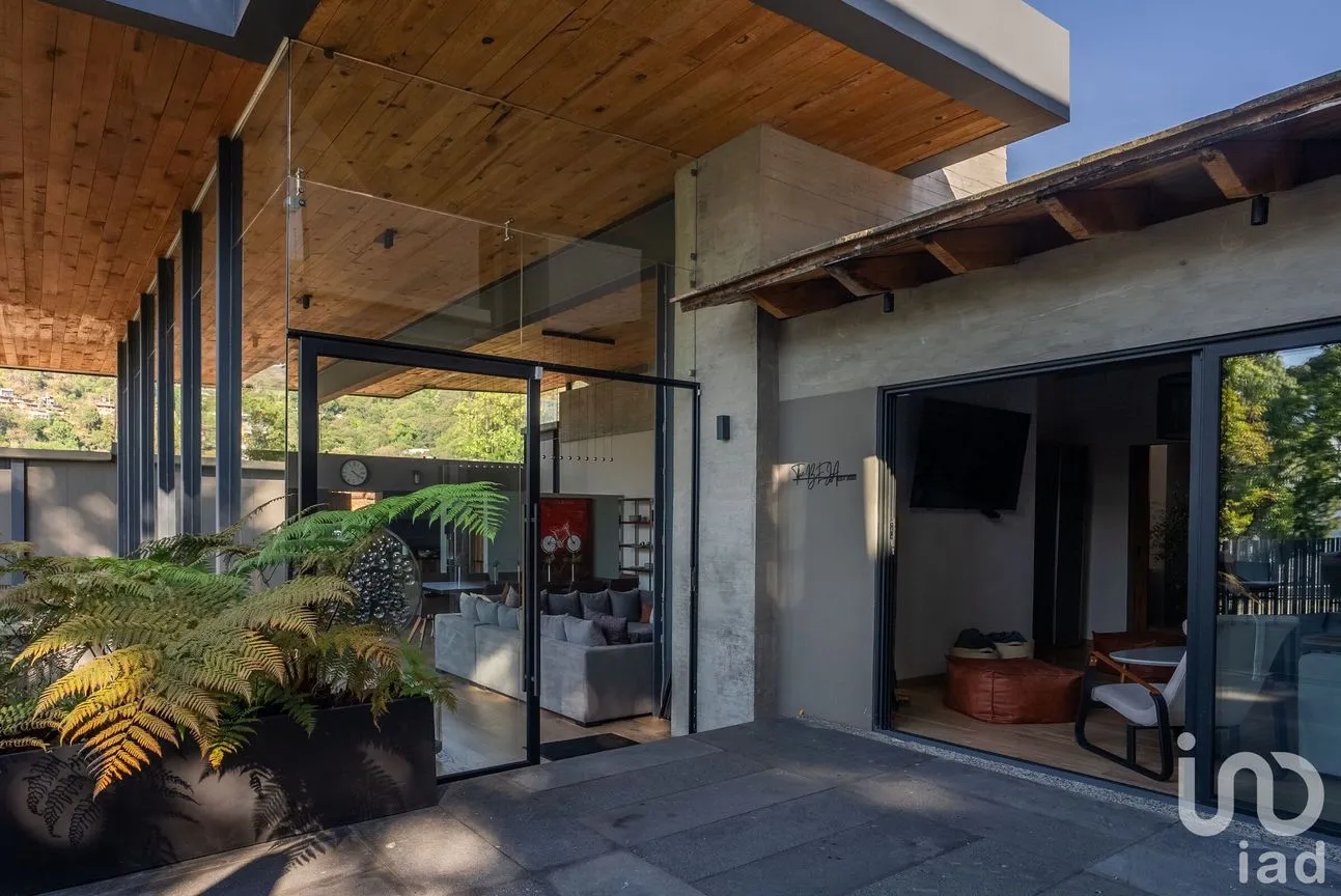 Casa en Venta en Avándaro, Valle de Bravo, México | NEX-235126 | iad México | Foto 2 de 18