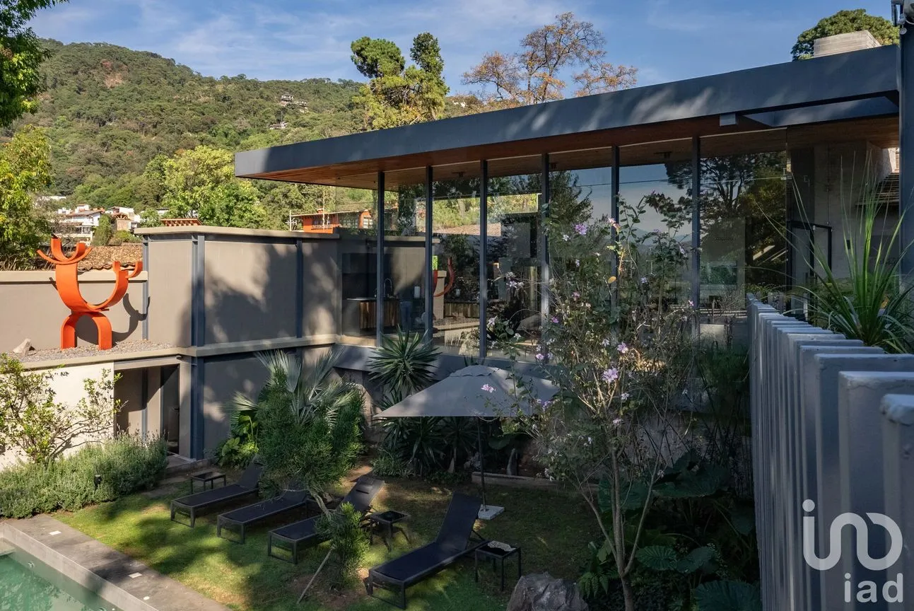 Casa en Venta en Avándaro, Valle de Bravo, México | NEX-235126 | iad México | Foto 1 de 18