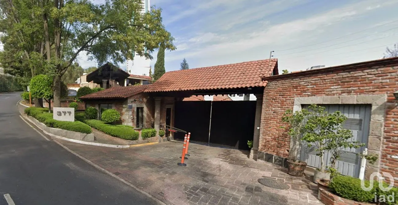 Casa en Venta en Bosque de las Lomas, Miguel Hidalgo, Ciudad de México | NEX-235555 | iad México | Foto 2 de 17