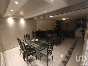 NEX-240853 - Casa en Venta, con 5 recamaras, con 3 baños, con 213 m2 de construcción en Ciudad Azteca Sección Oriente, CP 55120, México.