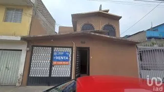 NEX-297802 - Casa en Venta, con 5 recamaras, con 2 baños, con 186 m2 de construcción en Jardines de Morelos Sección Montes, CP 55070, México.
