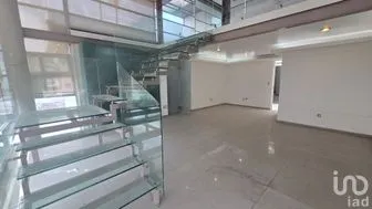 NEX-308409 - Casa en Venta, con 5 recamaras, con 4 baños, con 325 m2 de construcción.