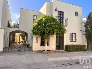 NEX-198024 - Casa en Renta, con 3 recamaras, con 2 baños, con 180 m2 de construcción en Rincones de Santa Fe, CP 32540, Chihuahua.