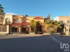 NEX-242857 - Casa en Venta, con 4 recamaras, con 3 baños, con 405 m2 de construcción en Villas del Bravo I, CP 32417, Chihuahua.