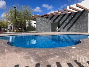 NEX-185547 - Casa en Renta, con 3 recamaras, con 2 baños, con 109 m2 de construcción en Residencial el Refugio, CP 76146, Querétaro.