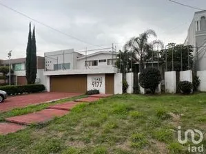 NEX-189118 - Casa en Venta, con 4 recamaras, con 4 baños, con 445 m2 de construcción en Jardines Del Sol, CP 45050, Jalisco.