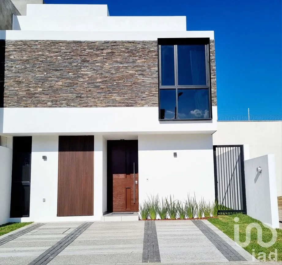 Casa en Venta en Bosques Vallarta, Zapopan, Jalisco | NEX-244428 | iad México | Foto 1 de 22