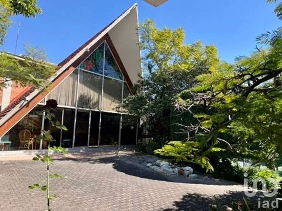 Casa en Renta en Rancho Cortes, Cuernavaca, Morelos | NEX-239891 | iad México | Foto 1 de 44