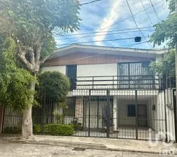 NEX-257205 - Casa en Venta, con 4 recamaras, con 3 baños, con 271 m2 de construcción en Alameda, CP 38050, Guanajuato.