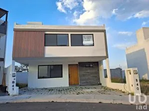 NEX-264137 - Casa en Venta, con 3 recamaras, con 2 baños, con 200 m2 de construcción en Zen Life Residencial I, CP 76246, Querétaro.