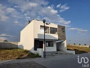 NEX-264825 - Casa en Venta, con 3 recamaras, con 2 baños, con 205 m2 de construcción.