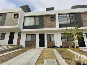 NEX-245595 - Casa en Venta, con 4 recamaras, con 3 baños, con 109 m2 de construcción.