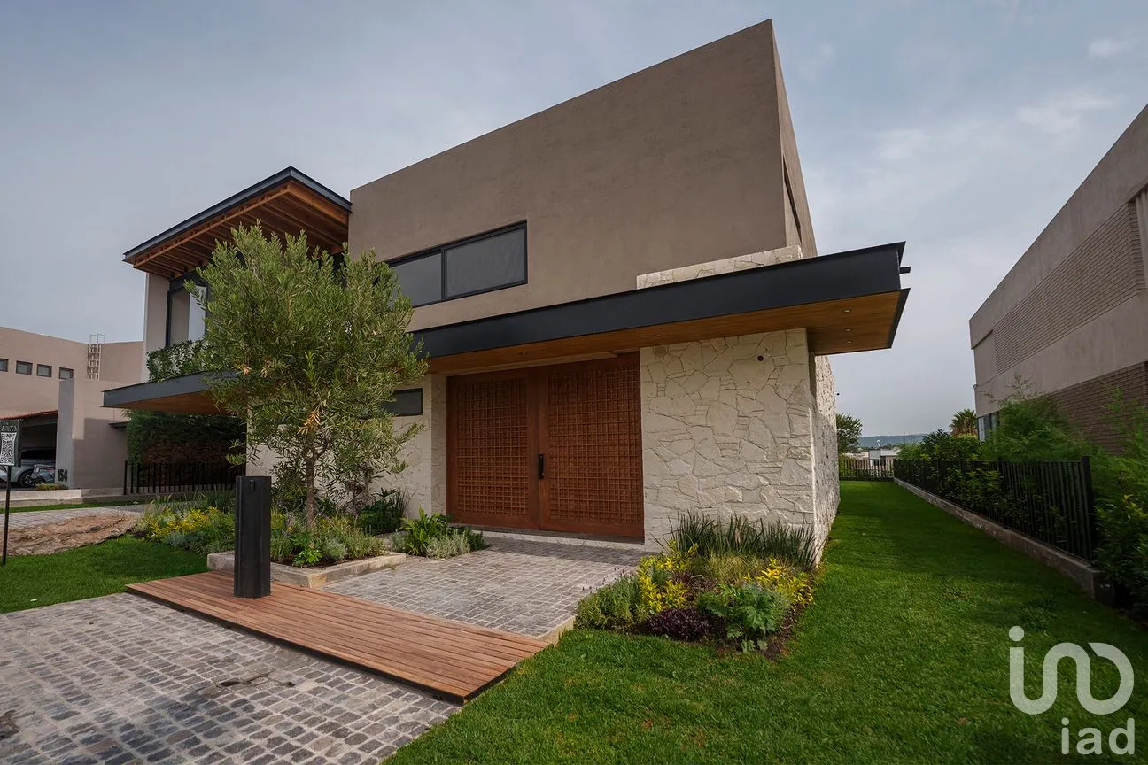 Casa en Venta en El Campanario, Querétaro, Querétaro | NEX-304194 | iad México | Foto 2 de 28