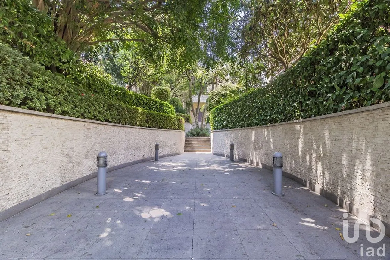 Casa en Venta en Bosque de las Lomas, Miguel Hidalgo, Ciudad de México | NEX-287425 | iad México | Foto 2 de 29