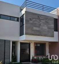 NEX-258266 - Casa en Renta, con 3 recamaras, con 3 baños, con 170 m2 de construcción en Zona Cementos Atoyac, CP 72023, Puebla.