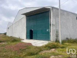 NEX-235320 - Bodega en Renta, con 2 recamaras, con 2 baños, con 1700 m2 de construcción en El Mirador, CP 76805, Querétaro.