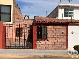 NEX-246296 - Casa en Renta, con 3 recamaras, con 1 baño, con 66 m2 de construcción en La Floresta, CP 76804, Querétaro.