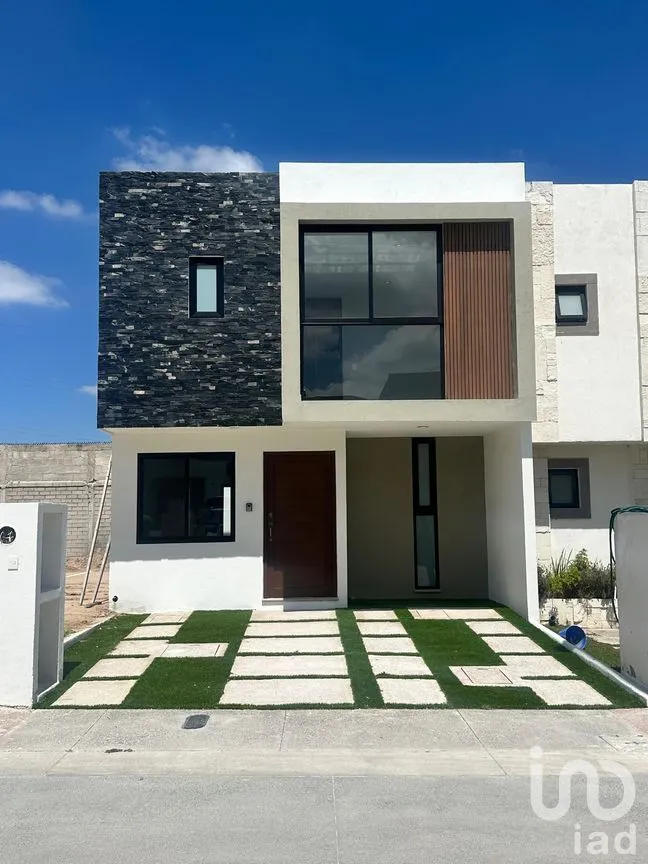 Casa en Venta en Capital Sur, El Marqués, Querétaro | NEX-247237 | iad México | Foto 1 de 24