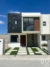 NEX-247237 - Casa en Venta, con 3 recamaras, con 2 baños, con 120 m2 de construcción.