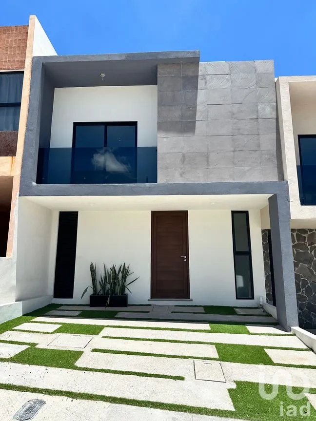 Casa en Venta en Capital Sur, El Marqués, Querétaro | NEX-247422 | iad México | Foto 1 de 37