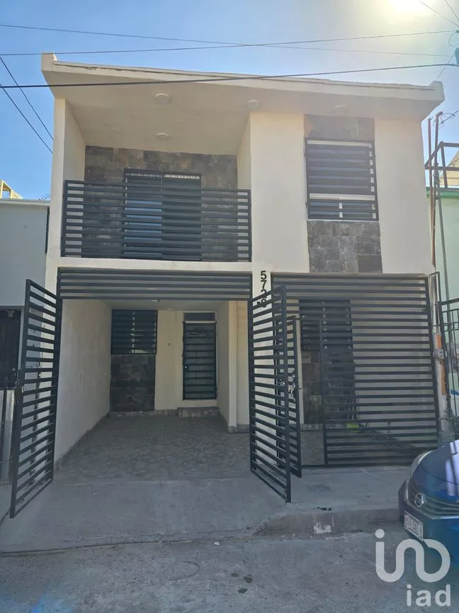 Casa en Venta en INFONAVIT Ampliación Aeropuerto, Juárez, Chihuahua | NEX-249952 | iad México | Foto 1 de 19