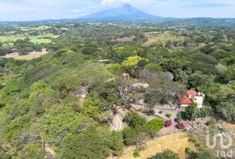 NEX-246271 - Casa en Venta, con 5 recamaras, con 2 baños, con 15000 m2 de construcción.